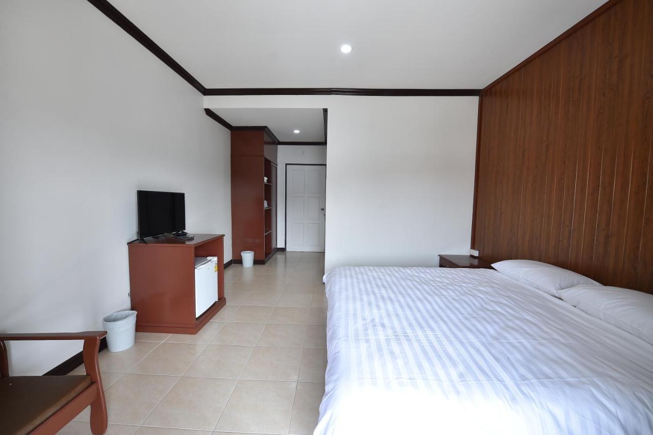 At Tp Hotel Phetchabun Exteriör bild